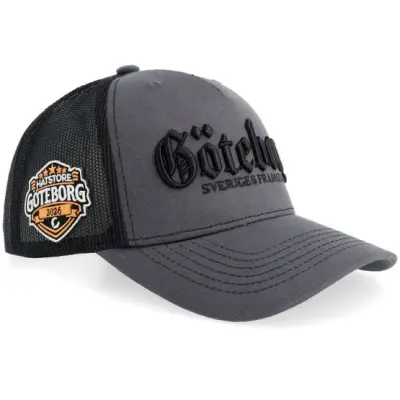 Hatstore - Grå trucker Keps - Göteborg 3d Script Charcoal/Black Mid A-frame Trucker @ Hatstore