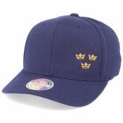 Iconic - Blå adjustable Keps - Tre Kronor Side Panel Navy 110 Adjustable @ Hatstore