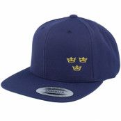 Iconic - Blå snapback Keps - Tre Kronor Side Panel Navy Snapback @ Hatstore