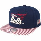 Mitchell&Ness - NBA Blå snapback Keps - Chicago Bulls USA Navy Snapback @ Hatstore