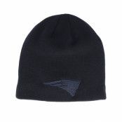 Mössa New England Patriots Dark Base Skull Black/Black Traditional Beanie - New Era - Svart Traditionella