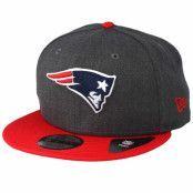 New Era - NFL Grå snapback Keps - New England Patriots Heather 9Fifty Dark Grey/Red Snapback @ Hatstore