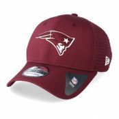 New Era - NFL Röd flexfit Keps - New England Patriots Feather Perf 39Thirty Maroon/White Flexfit @ Hatstore