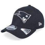 New Era - NFL Svart adjustable Keps - Hatstore Exclusive x New England Patriots Essential 9Fifty Stretch Black Adjustable @ Hatstore