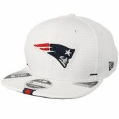 New Era - NFL Vit snapback Keps - New England Patriots 9Fifty On Field 19 Training White Snapback @ Hatstore