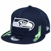 New Era - NFL Blå snapback Keps - Seattle Seahawks NFL21 Side Line 9FIFTY Navy Snapback @ Hatstore