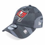 New Era - NFL Camo adjustable Keps - Tampa Bay Buccaneers NFL Camo 9FORTY Black Camo Adjustable @ Hatstore