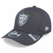 New Era - NFL Grå adjustable Keps - Las Vegas Raiders League Essential 9FIFTY Charcoal Adjustable @ Hatstore