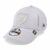 New Era - NFL Grå adjustable Keps - Las Vegas Raiders Tonal Feather Mesh 9FORTY Grey Adjustable @ Hatstore