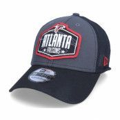 New Era - NFL Grå flexfit Keps - Atlanta Falcons 39Thirty NFL21 Draft Dark Grey/Black Flexfit @ Hatstore