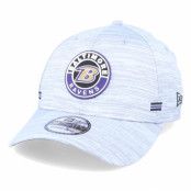 New Era - NFL Grå flexfit Keps - Baltimore Ravens NFL 20 On Field Road 39Thirty Grey Flexfit @ Hatstore