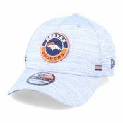 New Era - NFL Grå flexfit Keps - Denver Broncos NFL 20 On Field Road 39Thirty Grey Flexfit @ Hatstore