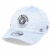 New Era - NFL Grå flexfit Keps - Las Vegas Raiders NFL 20 On Field Road 39Thirty Grey Flexfit @ Hatstore