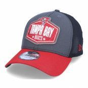 New Era - NFL Grå flexfit Keps - Tampa Bay Buccaneers 39Thirty NFL21 Draft Dark Grey/Red Flexfit @ Hatstore