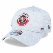 New Era - NFL Grå flexfit Keps - Tampa Bay Buccaneers NFL 20 On Field Road 39Thirty Grey Flexfit @ Hatstore