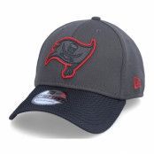 New Era - NFL Grå flexfit Keps - Tampa Bay Buccaneers NFL21 Side Line 39THIRTY Charcoal Flexfit @ Hatstore