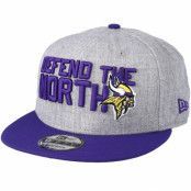 New Era - NFL Grå snapback Keps - Minnesota Vikings 2018 NFL Draft On-Stage Grey/Purple Snapback @ Hatstore