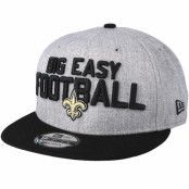 New Era - NFL Grå snapback Keps - New Orleans Saints 2018 NFL Draft On-Stage Grey/Black Snapback @ Hatstore