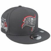 New Era - NFL Grå snapback Keps - Tampa Bay Buccaneers NFL24 Draft 9FIFTY Grey/Red Snapback @ Hatstore