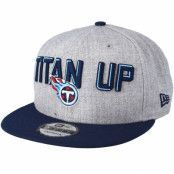 New Era - NFL Grå snapback Keps - Tennessee Titans 2018 NFL Draft On-Stage Grey/Navy Snapback @ Hatstore