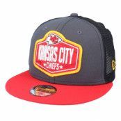 New Era - NFL Grå trucker Keps - Kids Kansas City Chiefs 9Fifty NFL21 Dark Grey/Red Trucker @ Hatstore