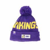 New Era - NFL Lila pom Beanie - Minnesota Vikings On Field 19 Sport Knit Purple/Yellow Pom @ Hatstore