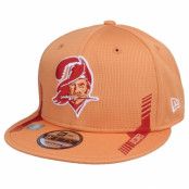 New Era - NFL Orange snapback Keps - Tampa Bay Buccaneers NFL21 Side Line 9FIFTY Orange Snapback @ Hatstore