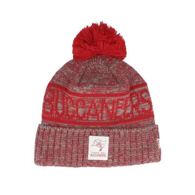 New Era - NFL Röd pom Beanie - Tampa Bay Buccaneers NFL 25 Sideline Cold Weather Sport Knit Red/Grey Pom @ Hatstore