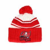 New Era - NFL Röd pom Beanie - Tampa Bay Buccaneers NFL22 Sideline Sportknit Red Pom @ Hatstore