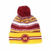 New Era - NFL Röd pom Beanie - Washington Commanders NFL21 Sport Knit Cardinal/Yellow Pom @ Hatstore