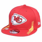 New Era - NFL Röd snapback Keps - Kansas City Chiefs NFL21 Side Line 9FIFTY Red Snapback @ Hatstore