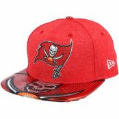 New Era - NFL Röd snapback Keps - Tampa Bay Buccaneers Draft 2017 9Fifty Red Snapback @ Hatstore