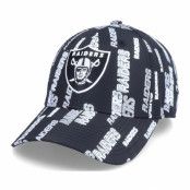 New Era - NFL Svart adjustable Keps - Las Vegas Raiders All Over Script Print 9Forty Black Adjustable @ Hatstore