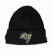 New Era - NFL Svart cuff Beanie - Tampa Bay Buccaneers Salute To Service NFL 20 Knit Black Cuff @ Hatstore