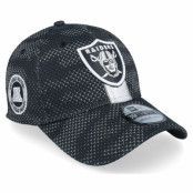 New Era - NFL Svart flexfit Keps - Las Vegas Raiders NFL24 Sideline 39THIRTY Black Flexfit @ Hatstore