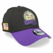 New Era - NFL Svart flexfit Keps - Minnesota Vikings M 39THIRTY NFL Salute To Service 22 Black/Purple Flexfit @ Hatstore