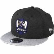 New Era - NFL Svart snapback Keps - Baltimore Ravens 9Fifty On Field Black/Grey Snapback @ Hatstore