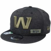 New Era - NFL Svart snapback Keps - Washington Football Team Salute To Service NFL 20 Heather Black Snapback @ Hatstore