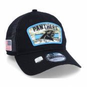 New Era - NFL Svart trucker Keps - Carolina Panthers NFL21 Salute To Service 9TWENTY Black/Camo Trucker @ Hatstore