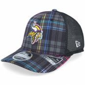 New Era - NFL Svart trucker Keps - Minnesota Vikings NFL24 Crucial Catch 9SEVENTY Tartan Trucker @ Hatstore