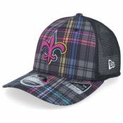 New Era - NFL Svart trucker Keps - New Orleans Saints NFL24 Crucial Catch 9SEVENTY Tartarn Trucker @ Hatstore