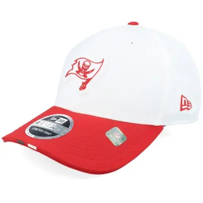 New Era - NFL Vit adjustable Keps - Tampa Bay Buccaneers NFL 25 Training 9SEVENTY White/Red Adjustable @ Hatstore