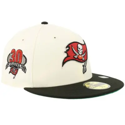New Era - NFL Vit fitted Keps - Hatstore Exclusive x Tampa Bay Buccaneers 59FIFTY 30 Chrome/Black Fitted @ Hatstore