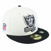 New Era - NFL Vit fitted Keps - Las Vegas Raiders NFL22 Sideline 59FIFTY White/Black FItted @ Hatstore