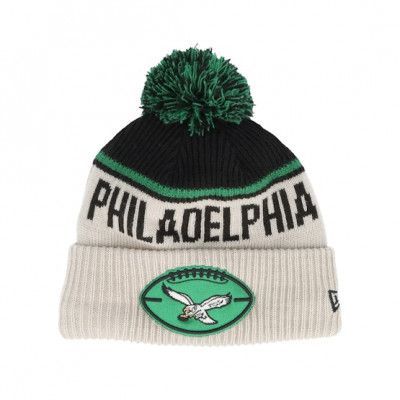 New Era - NFL Beige pom Beanie - Philadelphia Eagles NFL24 Sideline His Sportknit Stone/Black Pom @ Hatstore