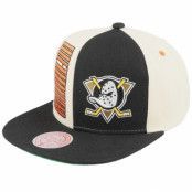 Mitchell&Ness - MLB Svart snapback Keps - Anaheim Ducks Pop Panel Off White/Black Snapback @ Hatstore