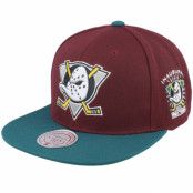 Mitchell&Ness - NHL Röd snapback Keps - Anaheim Ducks 2 Tone Side Patch Purple/Teal Snapback @ Hatstore