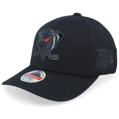 Mitchell&Ness - NHL Svart adjustable Keps - Hatstore Exclusive x Anaheim Ducks Infa Red Black Adjustable @ Hatstore