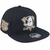 Mitchell&Ness - NHL Svart fitted Keps - Anaheim Ducks Vintage Black Fitted @ Hatstore