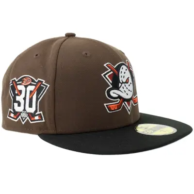 New Era - NHL Brun fitted Keps - Hatstore Exclusive x Anaheim Ducks 59FIFTY 30 Anniversary Brown/Black Fitted @ Hatstore